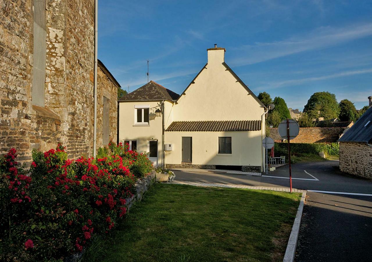 Auberge Le Canard Qui Rit Plélauff Zewnętrze zdjęcie