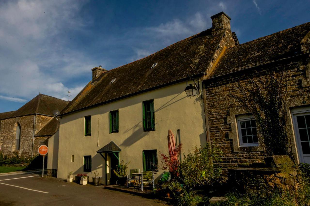 Auberge Le Canard Qui Rit Plélauff Zewnętrze zdjęcie