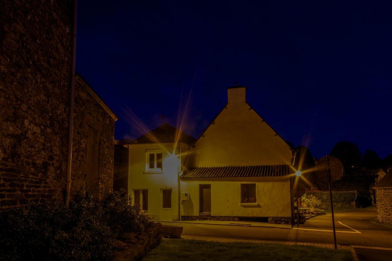 Auberge Le Canard Qui Rit Plélauff Zewnętrze zdjęcie