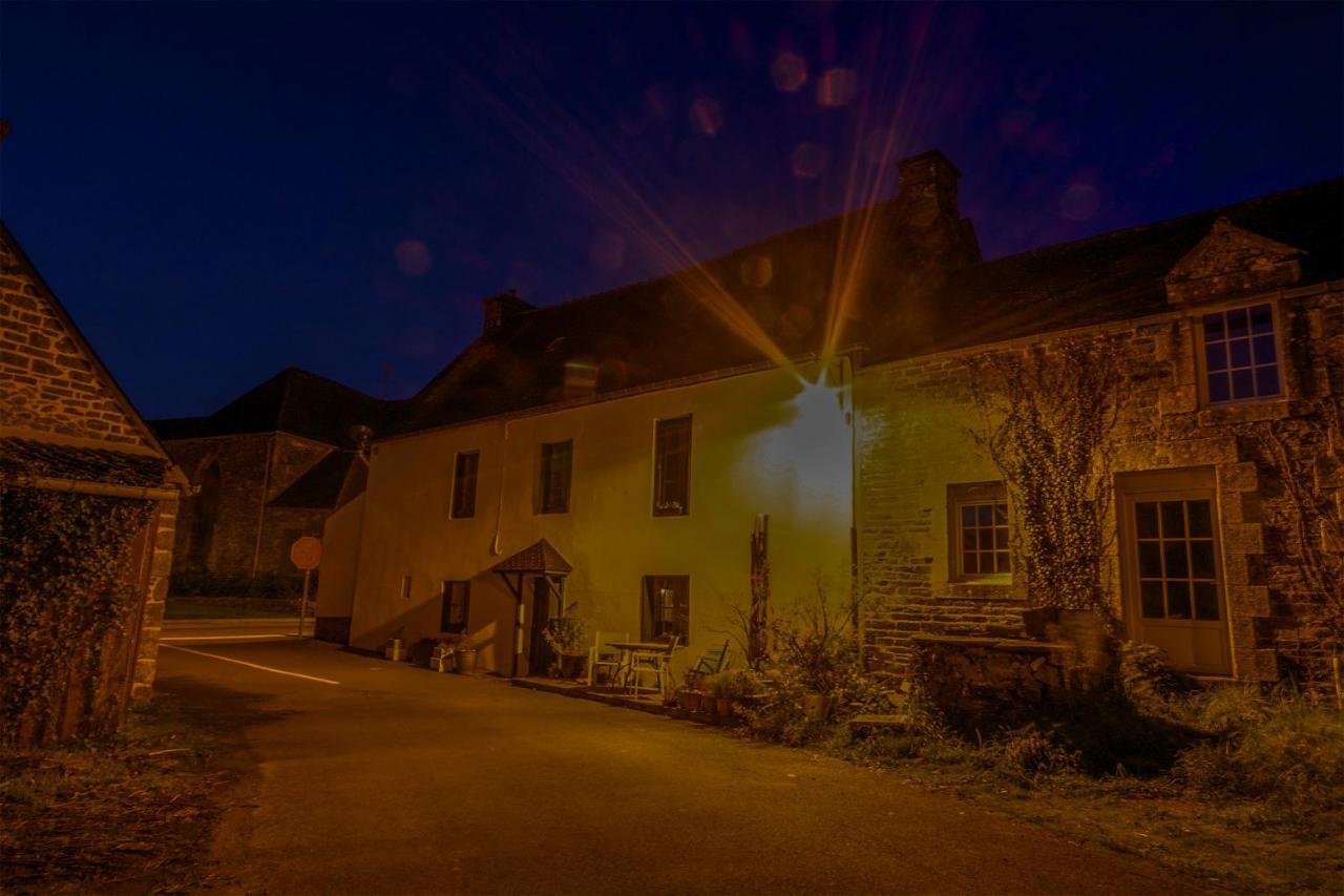 Auberge Le Canard Qui Rit Plélauff Zewnętrze zdjęcie